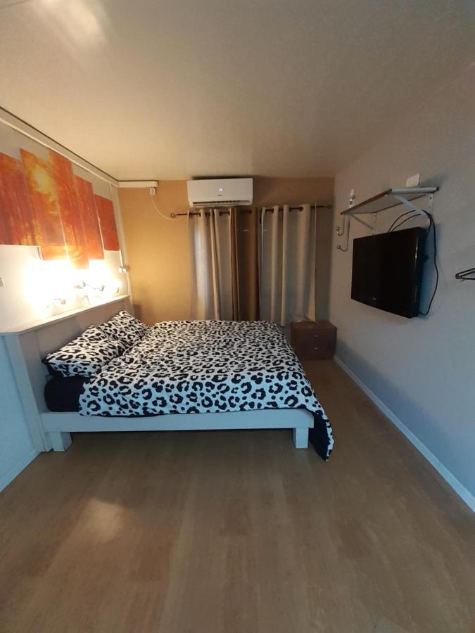 Suite- Studio- Zimmer Bet Sheʼan Exteriör bild